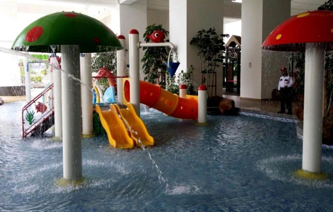 Johor Desaru Beach Bungalow Villas Kangkar Chemaran Eksteriør billede