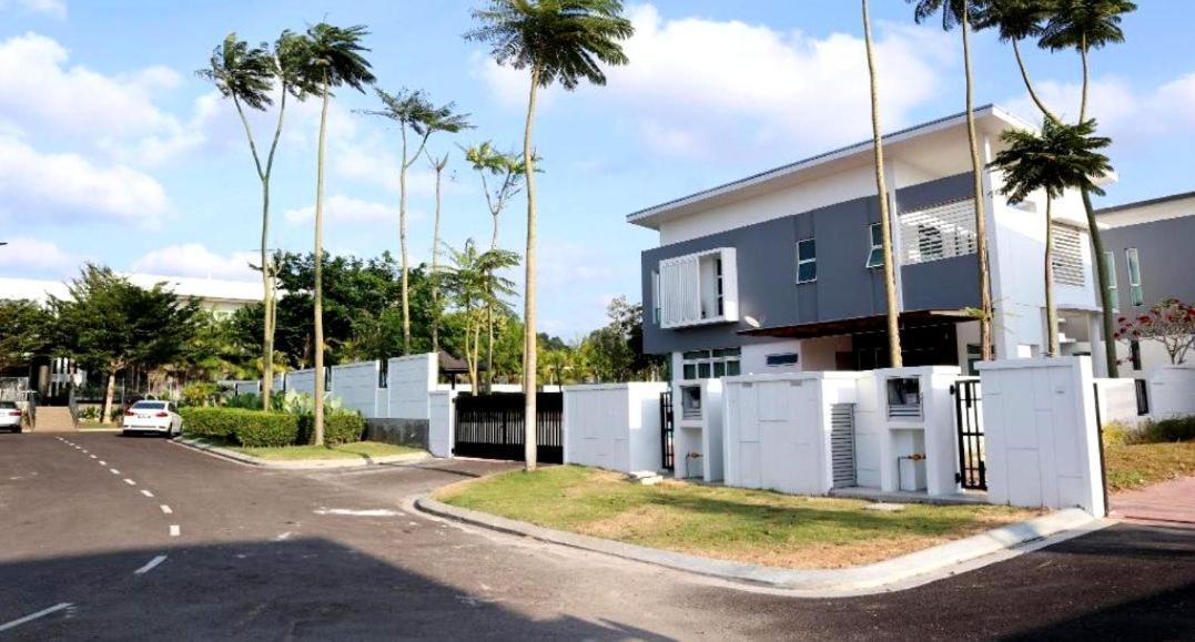Johor Desaru Beach Bungalow Villas Kangkar Chemaran Eksteriør billede