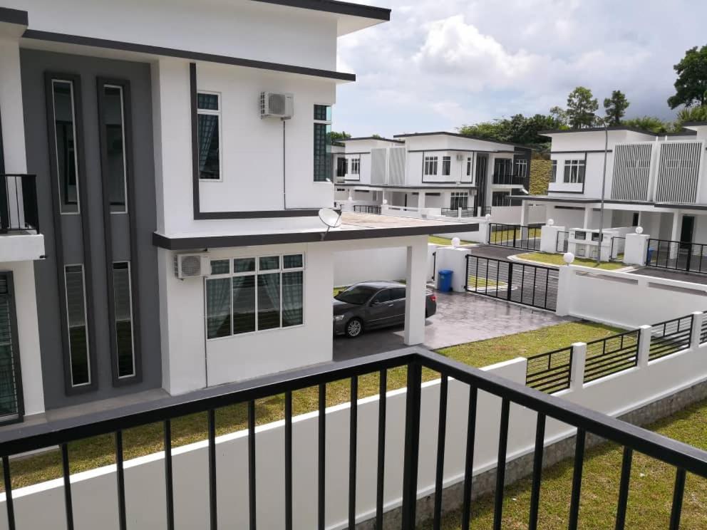 Johor Desaru Beach Bungalow Villas Kangkar Chemaran Eksteriør billede